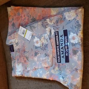 Size 14 Capri Amanda Floral by Gloria Vanderbilt